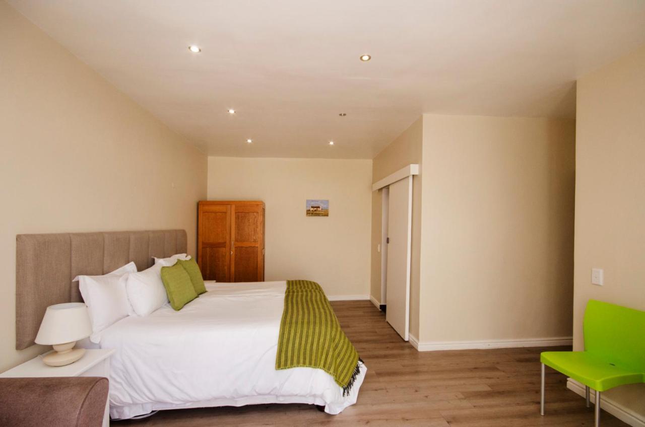 Small Bay Guest House Bloubergstrand Exterior foto